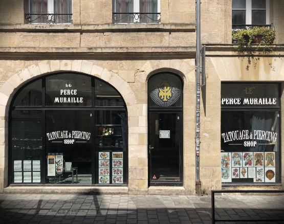 Salon de tatouage, tatoueur à Bordeaux - Shop St Michel (33) | Le Perce Muraille.